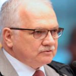 Esta nas mãos do STF a decisão dos servidores optarem pelo regime de previdência.
