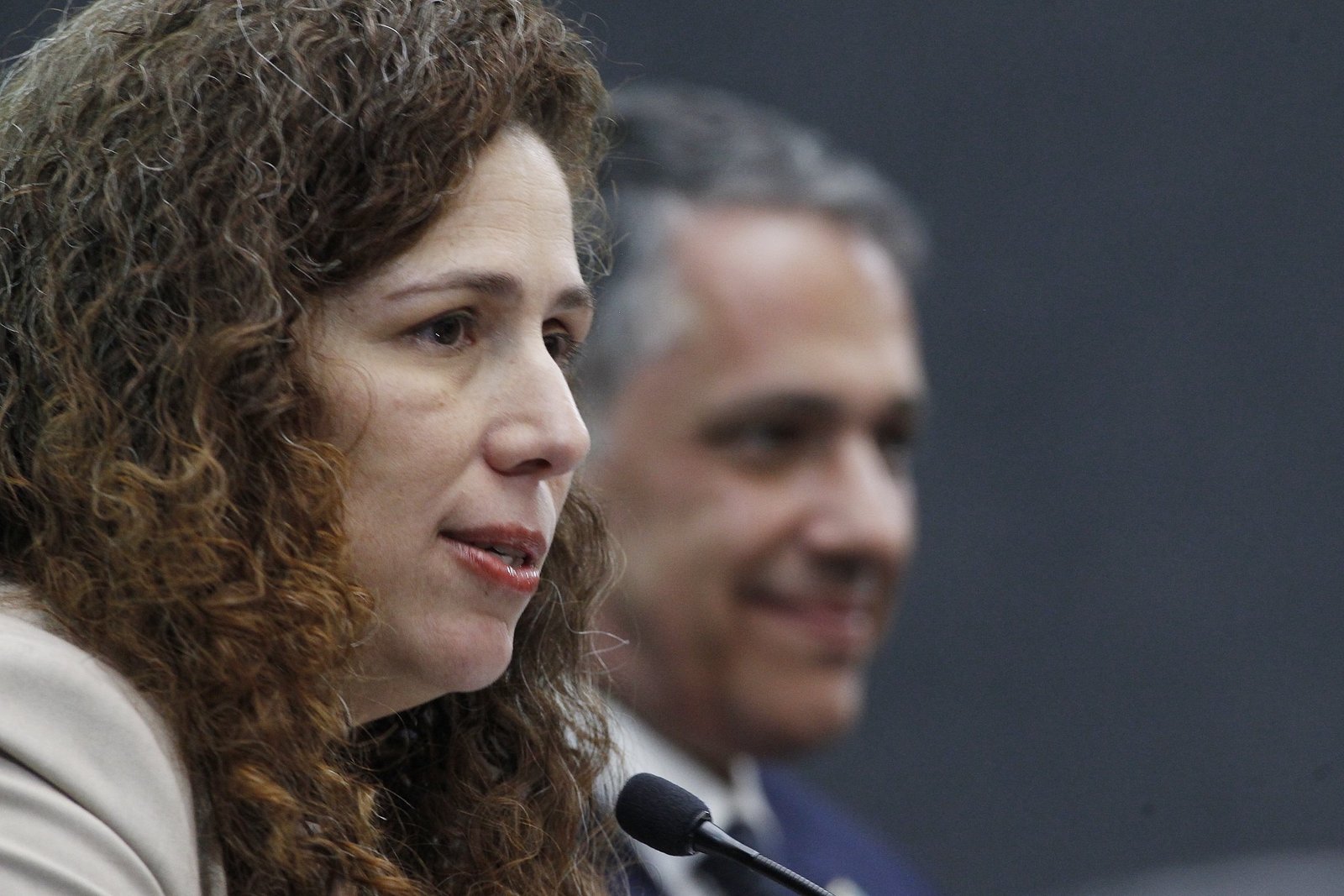 servidores e governo em conflito