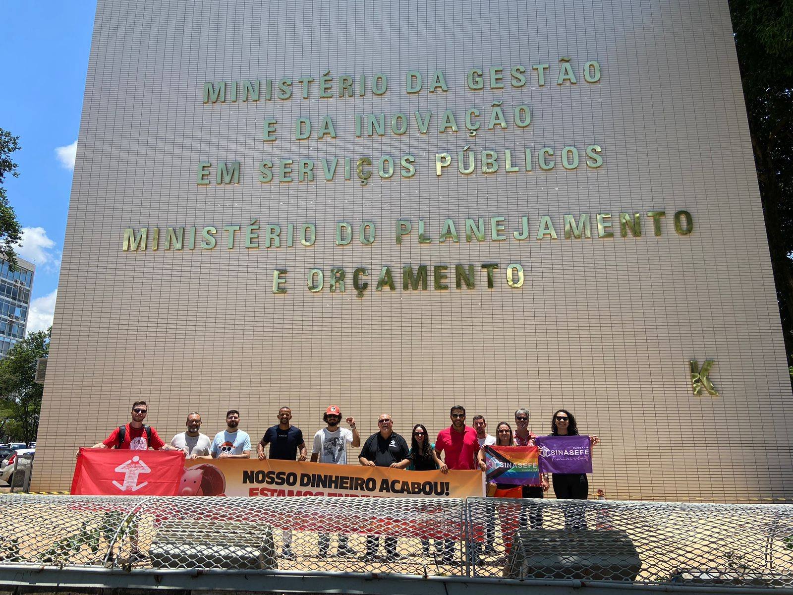 servidores aumento